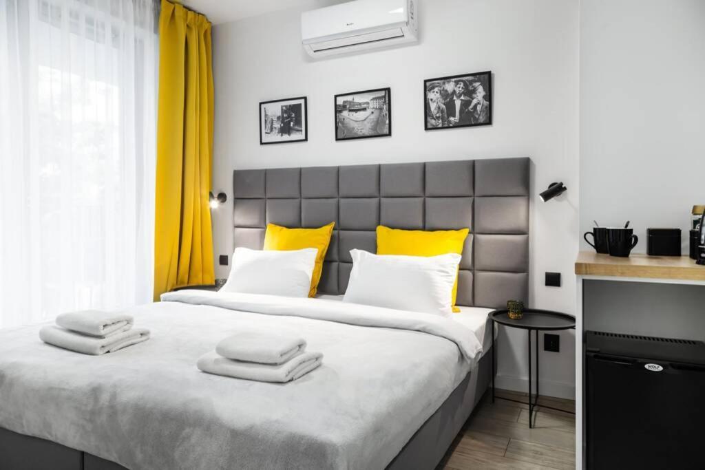 Househost Apartment: Miodowa 42/8A Street คราคูฟ ภายนอก รูปภาพ