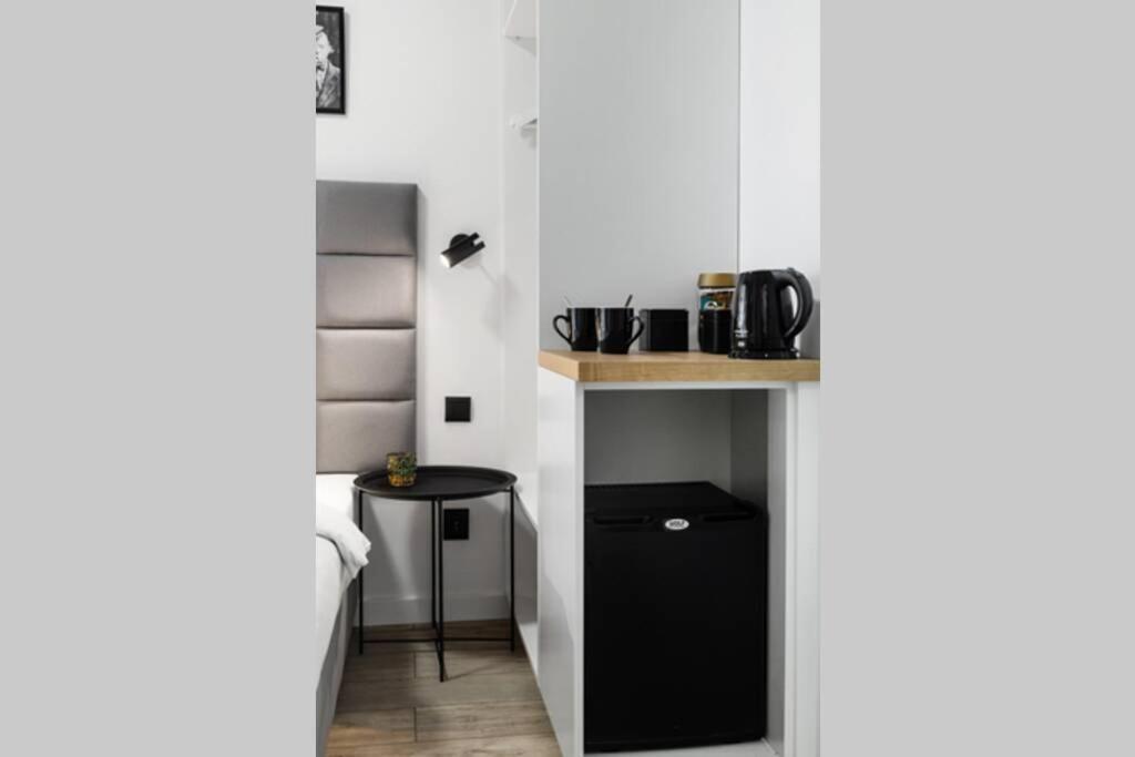 Househost Apartment: Miodowa 42/8A Street คราคูฟ ภายนอก รูปภาพ